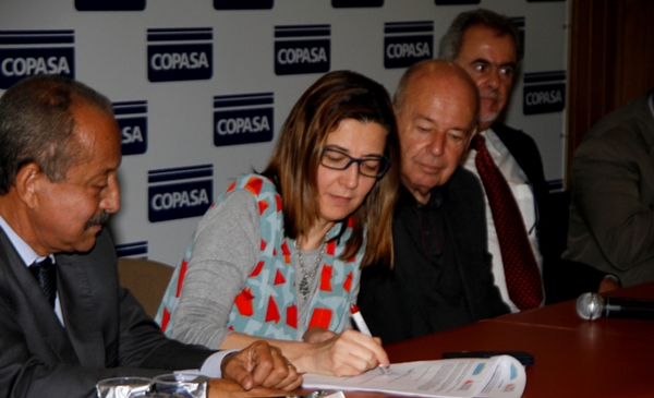 Governo de Minas Gerais assina compromisso com a Bacia das Velhas
