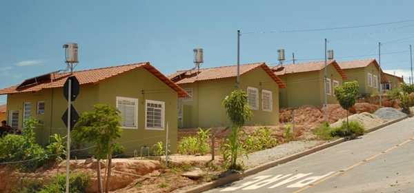 Governo de Minas Gerais beneficia mais de 250 famílias com a instalação de aquecedores solares