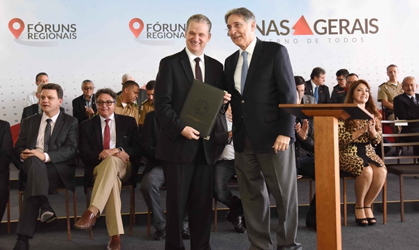 Fernando Pimentel participa de Fórum Regional no Território Caparaó e destaca política de regionalização