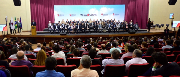 Secretários e prefeitos discutem alinhamento de avaliações das redes municipais e estadual Secretários e prefeitos discutem alinhamento de avaliações das redes municipais e estadual