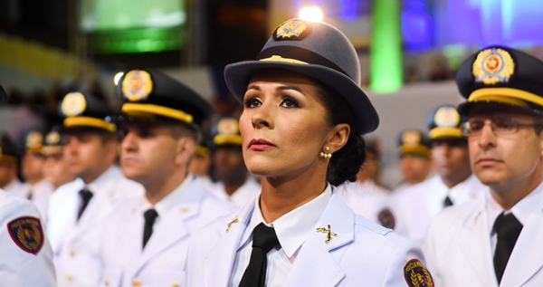 Governador Fernando Pimentel participa de formatura de novos tenentes da Polícia Militar