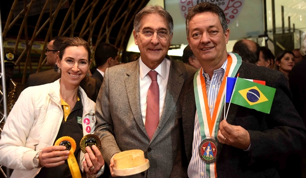 Governador Fernando Pimentel lança Cozinha Escola Mineiraria e homenageia produtores de queijo