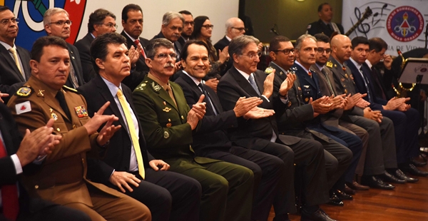 Governador Fernando Pimentel preside solenidade de entrega da Medalha Dom Pedro II