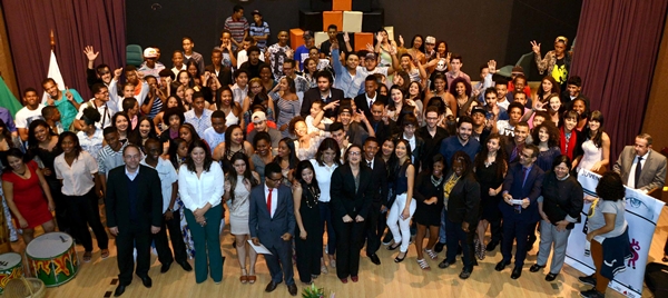 Jovens da periferia de Belo Horizonte recebem certificado de qualificação profissional