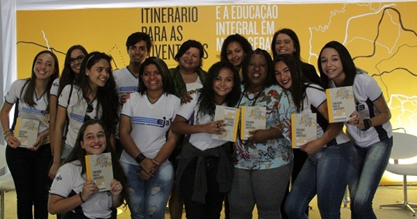 Livro que aponta percursos para construção de uma educação integral democrática é lançado na capital
