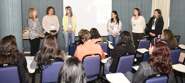 Mulher Trabalhadora que Amamenta reúne profissionais