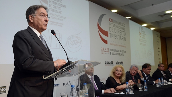 Fernando Pimentel participa da abertura de congresso tributário em Belo Horizonte