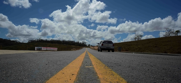 Governo de Minas Gerais conclui obra de pavimentação na CCH-125 em Carlos Chagas