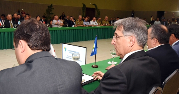 Fernando Pimentel participa de Encontro de Governadores pela Segurança e Controle das Fronteiras