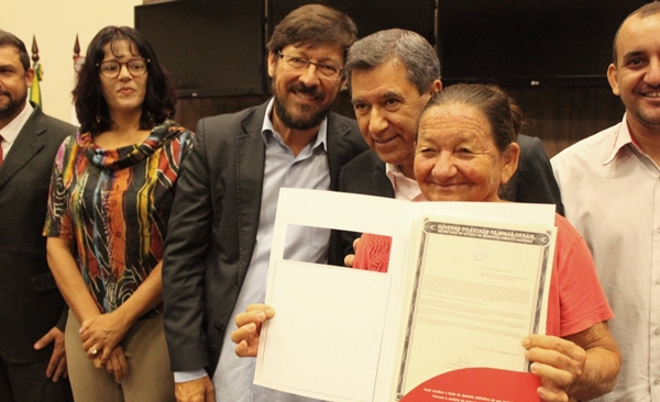  Estado já entregou 520 títulos propriedades rurais a famílias de agricultores familiares do Norte de Minas