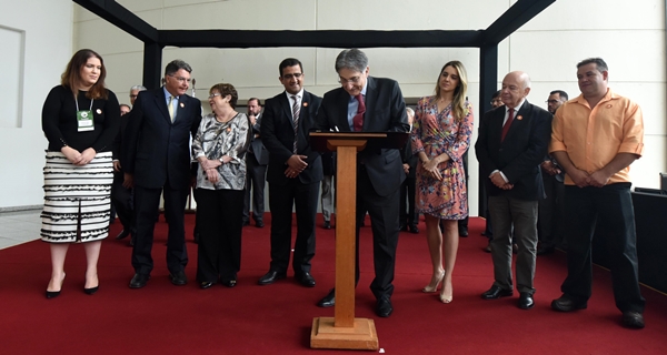 Governador cria Projeto +Artesanato e institui a primeira política pública voltada ao setor
