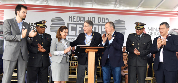 Governador Fernando Pimentel entrega Medalha dos Gerais em Matias Cardoso