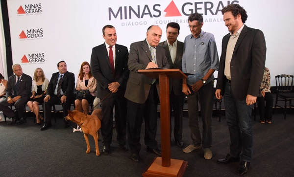 Governo anuncia medidas de combate a maus-tratos contra animais no Estado