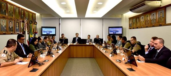 Governador Fernando Pimentel coordena reunião sobre o Plano de Operação do Carnaval 2018