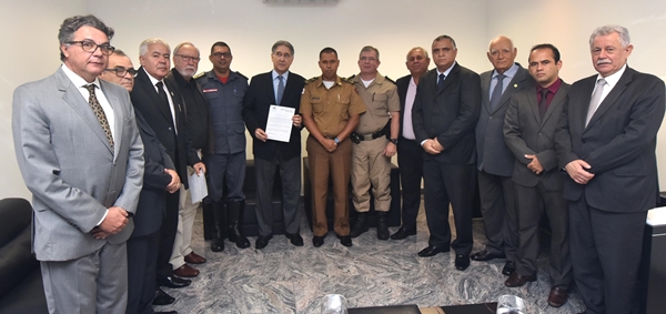 Governador Fernando Pimentel se reúne com representantes de entidades de classe da PMMG