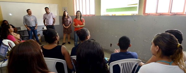 Postura profissional e empreendedorismo são temas de curso para meninas que cumprem internação