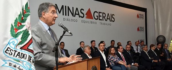 Governador Fernando Pimentel entrega 24 kits patrulha mecanizada para municípios de Minas Gerais