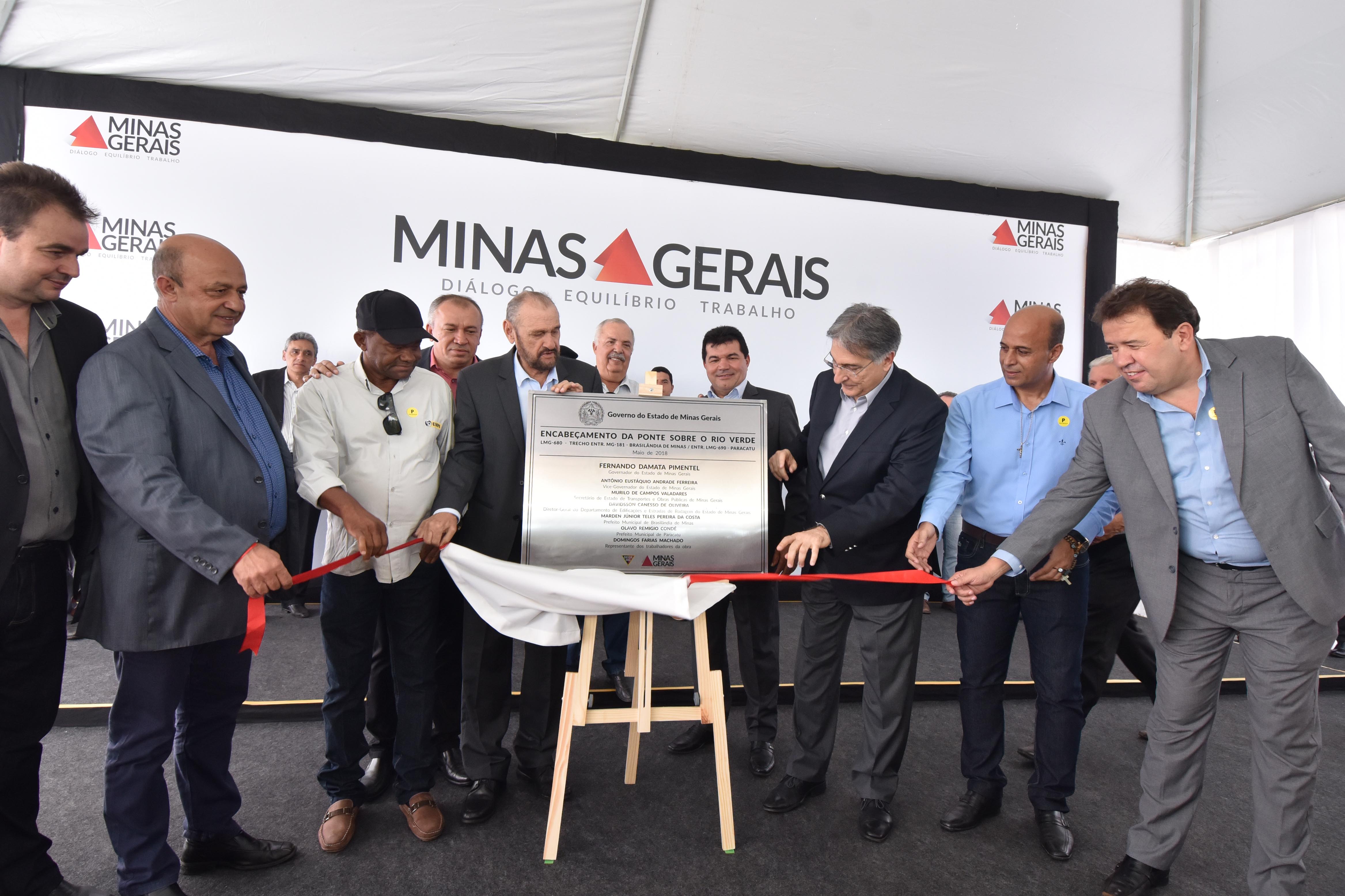 Governador Fernando Pimentel entrega ponte em Brasilândia de Minas, no entroncamento da LMG-690 com a MG-181