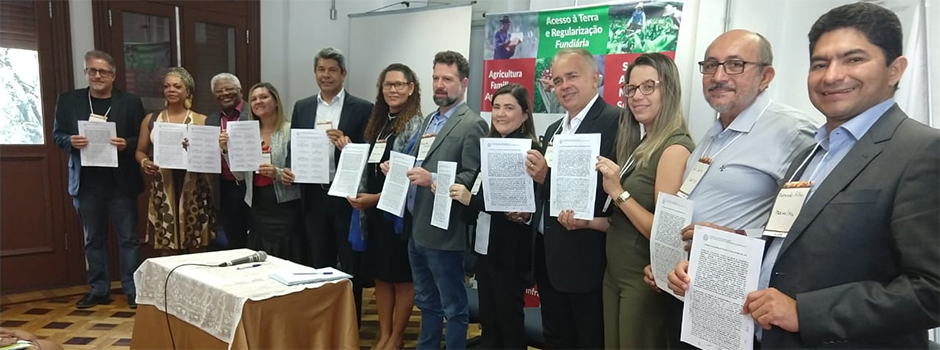 Minas Gerais assina acordo de cooperação com estados do Nordeste para promover ações de acesso à terra a comunidades tradicionais