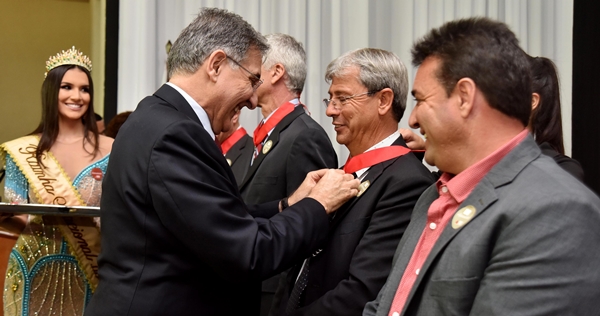  Governador Fernando Pimentel entrega Comenda Antônio Secundino de São José, em Patos de Minas