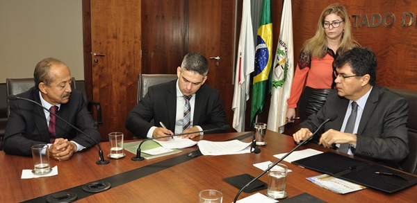 Parceria entre Governo de Minas Gerais e MPMG aprimora política de resíduos sólidos no estado 