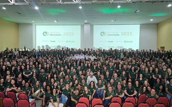 Foram entregues veículos, bolsas de estudo e participações em eventos profissionais