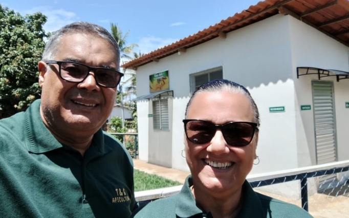 Gilberto e Natália, produtores de mel