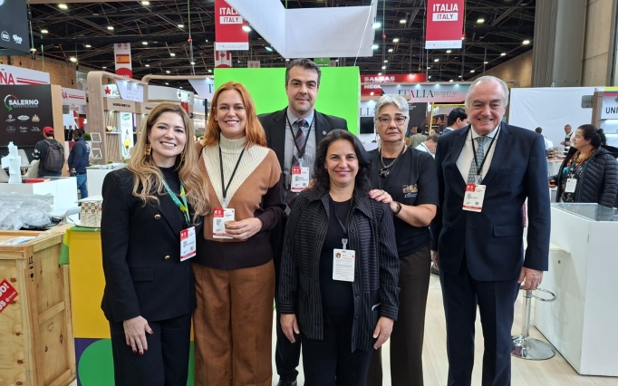 Missão mineira que participou da Alimentec 2026, na Colômbia