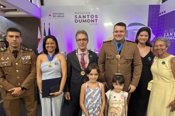 Homenageados da Medalha com Chefe do GMG e Governador de Minas Gerais