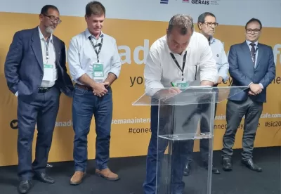 Secretário de Agricultura Thales Fernandes assina Pacto pela Sustentabilidade da Cafeicultura