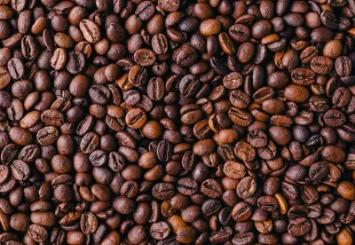 Foto de grãos de café torrados