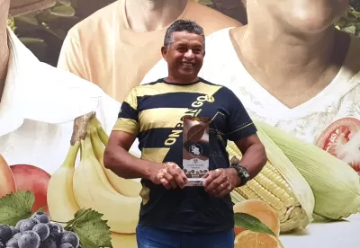 Produtor com o Troféu