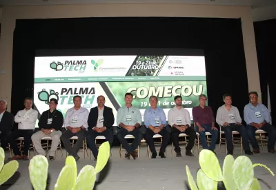 Foto mostra autoridades na solenidade de abertura do Palmatech 2023 em Montes Claros