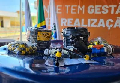 Os equipamentos levam não só água, mas também esperança ao campo