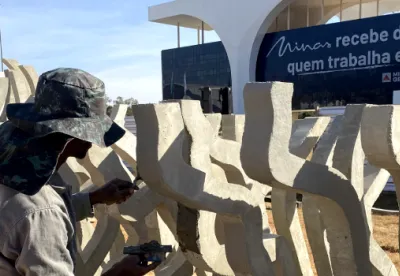 Monumento Bruma Leve