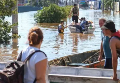 Foto mostra ruas alagadas no Rio Grande do Sul