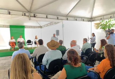 Foto mostra solenidade de inauguração do escritório do IMA em Uberaba