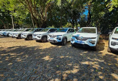 Novos veículos da Emater-MG, resultado de convênio com o Ministério de Desenvolvimento Agrário