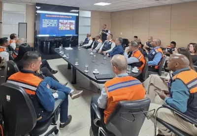 Reunião em Brasília para desenvolver ações de defesa civil entre municípios de Minas Gerais