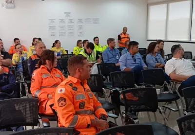 Autoridades se reúnem para a realização do simulado