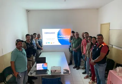 Reunião realizada pela Defesa Civil sobre novas demandas para as ações no município