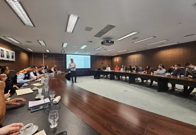 Reunião em prol da adoção de novas medidas para fortalecer a gestão pública