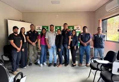 Reunião com autoridades em Novo Cruzeiro