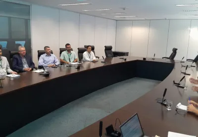 Reunião entre os órgãos