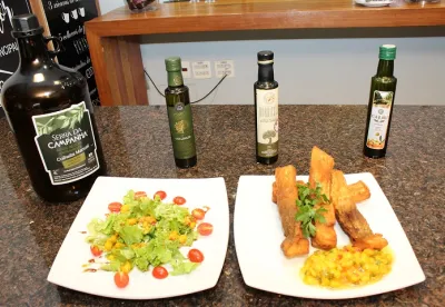 A festa tem esse nome porque celebra o azeite recém produzido