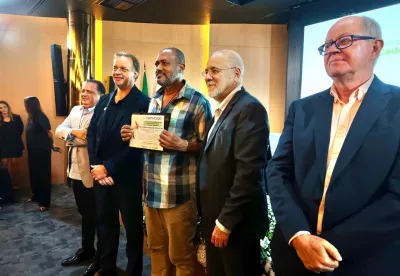 Os certificados foram entregues a 34 indústrias participantes do programa