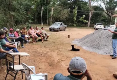 O agrosilício serve para corrigir o pH do solo, substituindo o calcário