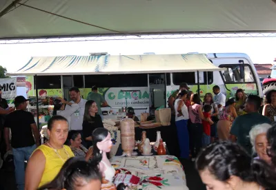 A Epamig participou da Feragro com palestras, cursos e o ônibus Ciência Móvel