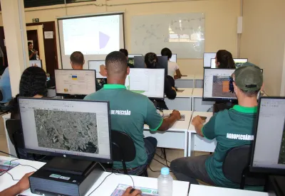 A nota obtida no Exame Nacional do Ensino Médio (Enem) é o principal critério de seleção