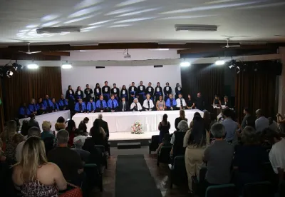 A primeira turma a colar grau é formada por 13 alunos